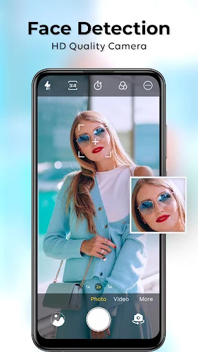HD Camera app face detection feature with real-time close-up preview window for professional selfies